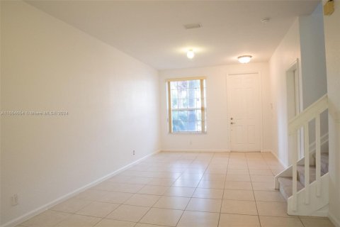 Townhouse in Oakland Park, Florida 3 bedrooms, 140.65 sq.m. № 1364795 - photo 4