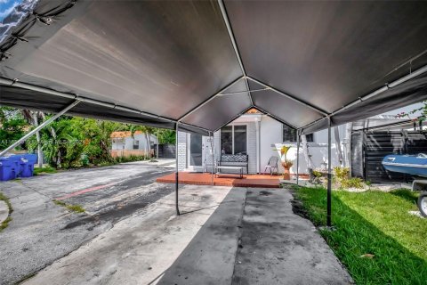 Propiedad comercial en venta en Miami, Florida, 195.56 m2 № 1364797 - foto 29