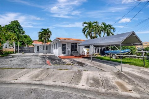 Propiedad comercial en venta en Miami, Florida, 195.56 m2 № 1364797 - foto 28