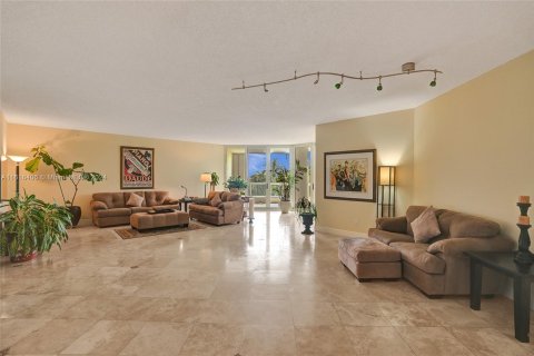 Condo in Aventura, Florida, 3 bedrooms  № 1242220 - photo 8