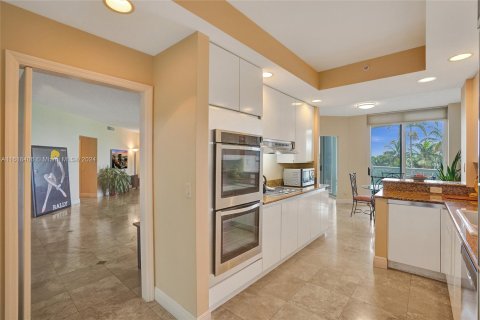 Copropriété à vendre à Aventura, Floride: 3 chambres, 244.33 m2 № 1242220 - photo 9