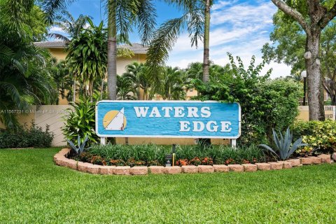 Condominio en venta en Coral Springs, Florida, 2 dormitorios, 78.04 m2 № 1120400 - foto 3