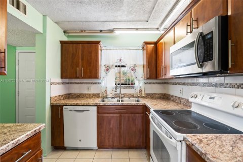 Condominio en venta en Coral Springs, Florida, 2 dormitorios, 78.04 m2 № 1120400 - foto 9