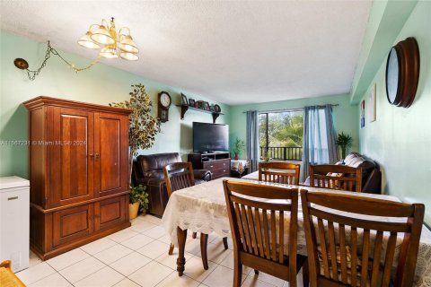 Copropriété à vendre à Coral Springs, Floride: 2 chambres, 78.04 m2 № 1120400 - photo 12