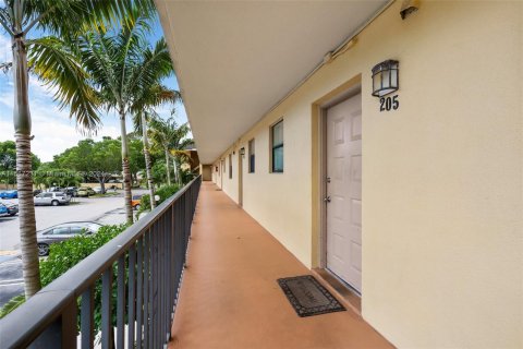 Condominio en venta en Coral Springs, Florida, 2 dormitorios, 78.04 m2 № 1120400 - foto 5