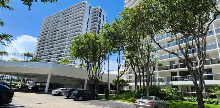 Condo à Aventura, Floride, 3 chambres  № 1281207