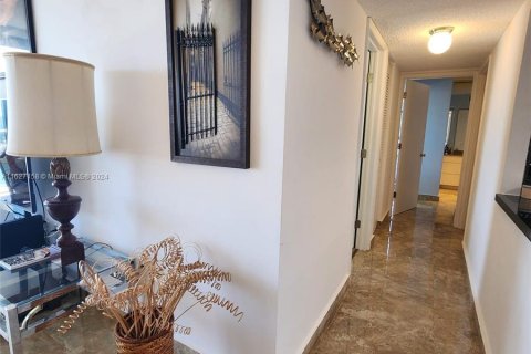 Copropriété à vendre à Aventura, Floride: 3 chambres, 136.1 m2 № 1281207 - photo 23