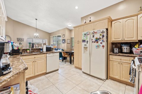 Villa ou maison à vendre à Pembroke Pines, Floride: 4 chambres, 212.28 m2 № 1401295 - photo 11