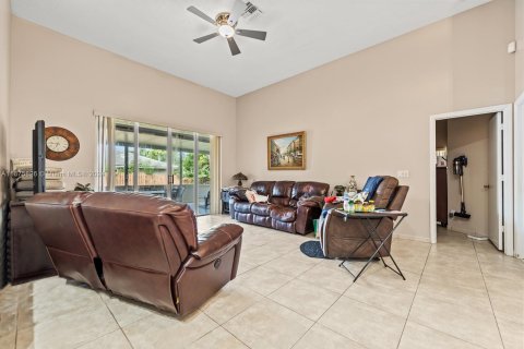 Villa ou maison à vendre à Pembroke Pines, Floride: 4 chambres, 212.28 m2 № 1401295 - photo 8