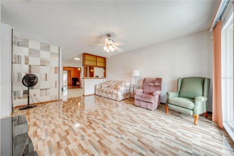 Villa ou maison à vendre à Kissimmee, Floride: 3 chambres, 122.63 m2 № 1326998 - photo 11