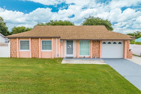 Villa ou maison à vendre à Kissimmee, Floride: 3 chambres, 122.63 m2 № 1326998 - photo 1