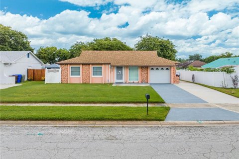 Villa ou maison à vendre à Kissimmee, Floride: 3 chambres, 122.63 m2 № 1326998 - photo 3