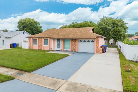 Villa ou maison à vendre à Kissimmee, Floride: 3 chambres, 122.63 m2 № 1326998 - photo 5