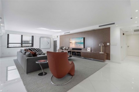 Condominio en venta en Bal Harbour, Florida, 3 dormitorios, 187.48 m2 № 1184092 - foto 7