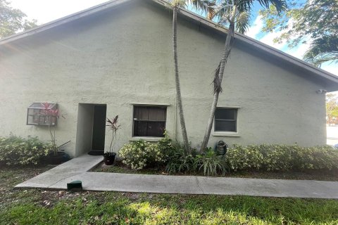 House in Sunrise, Florida 3 bedrooms, 119.29 sq.m. № 1223594 - photo 29