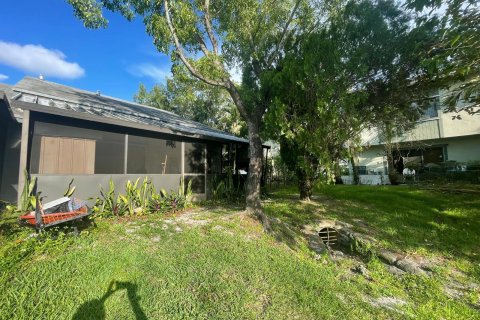 House in Sunrise, Florida 3 bedrooms, 119.29 sq.m. № 1223594 - photo 3