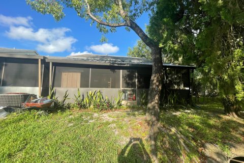 House in Sunrise, Florida 3 bedrooms, 119.29 sq.m. № 1223594 - photo 2