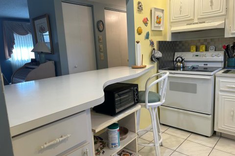 Condo in Palm Springs, Florida, 1 bedroom  № 1101231 - photo 29