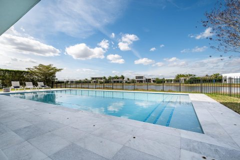 Villa ou maison à vendre à Weston, Floride: 5 chambres, 399.57 m2 № 1016084 - photo 2