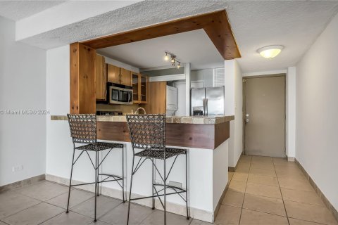 Copropriété à vendre à North Miami Beach, Floride: 2 chambres, 95.22 m2 № 1291714 - photo 8