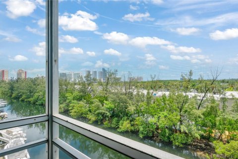 Condominio en venta en North Miami Beach, Florida, 2 dormitorios, 95.22 m2 № 1291714 - foto 24