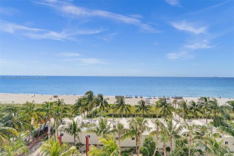 Condo in Miami Beach, Florida, 1 bedroom  № 1291761 - photo 19