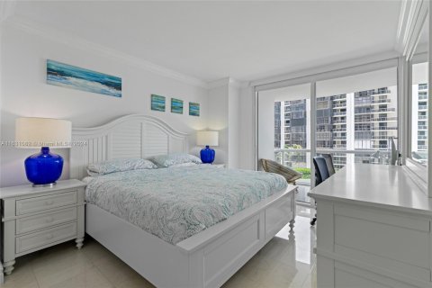 Condominio en venta en Miami Beach, Florida, 1 dormitorio, 75.07 m2 № 1291761 - foto 9