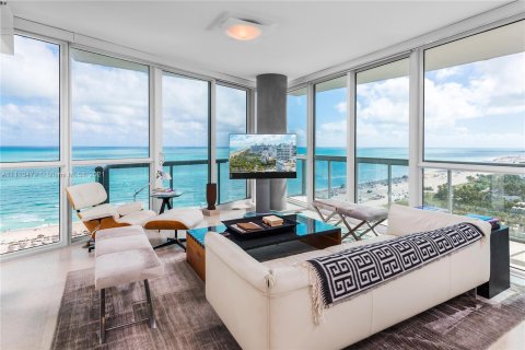 Condominio en alquiler en Miami Beach, Florida, 2 dormitorios, 115.38 m2 № 2591 - foto 6