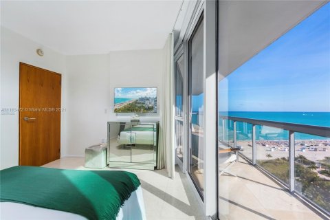 Condominio en alquiler en Miami Beach, Florida, 2 dormitorios, 115.38 m2 № 2591 - foto 23