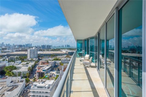 Copropriété à louer à Miami Beach, Floride: 2 chambres, 115.38 m2 № 2591 - photo 1