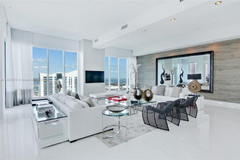 Copropriété à vendre à Miami, Floride: 6 chambres, 460.24 m2 № 1378688 - photo 9