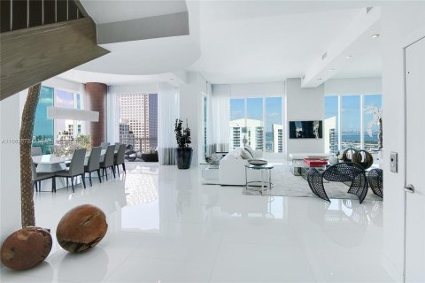 Copropriété à vendre à Miami, Floride: 6 chambres, 460.24 m2 № 1378688 - photo 8