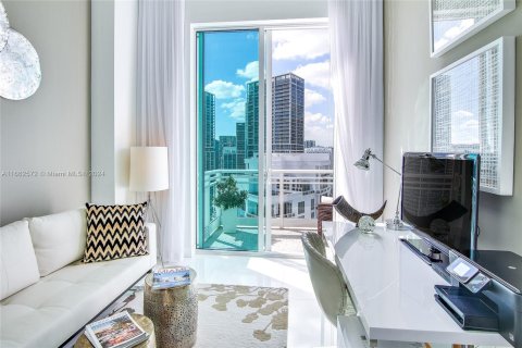 Copropriété à vendre à Miami, Floride: 6 chambres, 460.24 m2 № 1378688 - photo 29