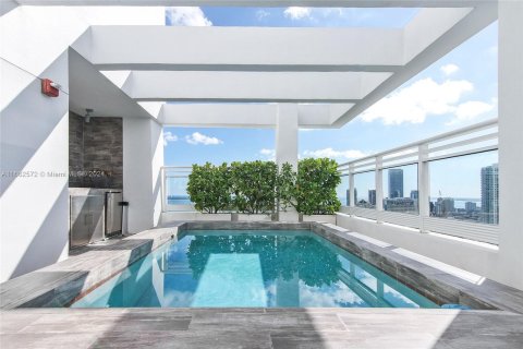 Copropriété à vendre à Miami, Floride: 6 chambres, 460.24 m2 № 1378688 - photo 7