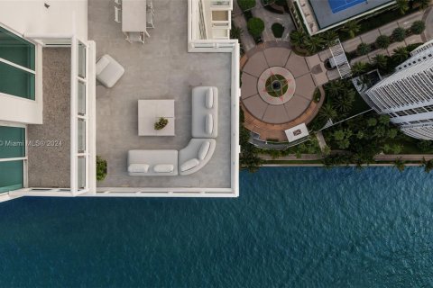 Copropriété à vendre à Miami, Floride: 6 chambres, 460.24 m2 № 1378688 - photo 30