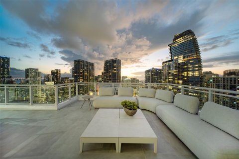 Condo in Miami, Florida, 6 bedrooms  № 1378688 - photo 6