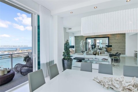 Copropriété à vendre à Miami, Floride: 6 chambres, 460.24 m2 № 1378688 - photo 12