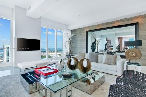 Condo in Miami, Florida, 6 bedrooms  № 1378688 - photo 10