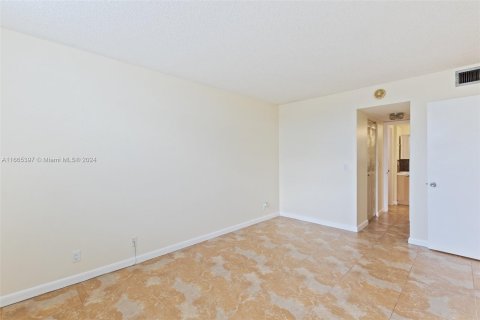 Condo in Davie, Florida, 1 bedroom  № 1378729 - photo 20