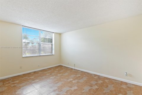 Condo in Davie, Florida, 1 bedroom  № 1378729 - photo 18