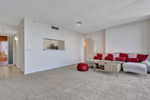 Condominio en venta en North Bay Village, Florida, 3 dormitorios, 129.13 m2 № 751859 - foto 11