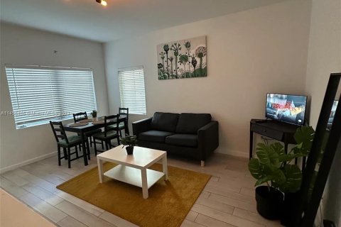 Condo in Miami Beach, Florida, 1 bedroom  № 726245 - photo 2