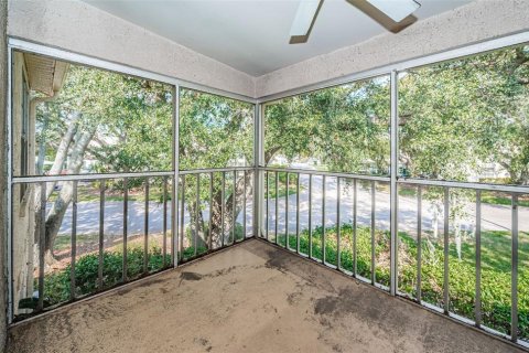 Condo in New Port Richey, Florida, 2 bedrooms  № 1418969 - photo 17