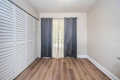 Condo in New Port Richey, Florida, 2 bedrooms  № 1418969 - photo 15