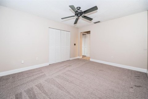 Condo in New Port Richey, Florida, 2 bedrooms  № 1418969 - photo 24