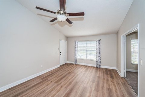 Condo in New Port Richey, Florida, 2 bedrooms  № 1418969 - photo 3