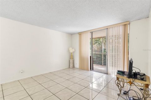 Condo in Lauderdale Lakes, Florida, 2 bedrooms  № 1418968 - photo 15