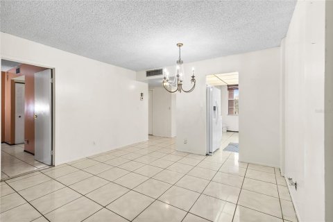 Condo in Lauderdale Lakes, Florida, 2 bedrooms  № 1418968 - photo 12