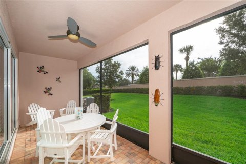 Townhouse in Four Corners, Florida 3 bedrooms, 186.73 sq.m. № 1367886 - photo 25