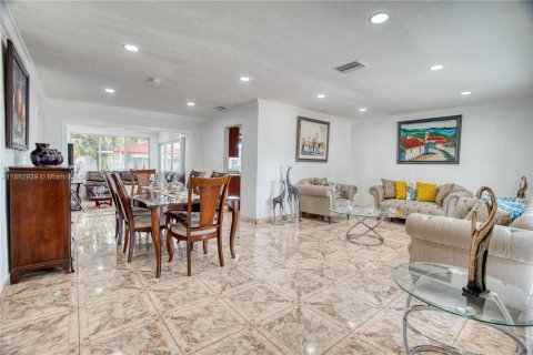 Casa en venta en Miramar, Florida, 3 dormitorios, 143.35 m2 № 1417108 - foto 8